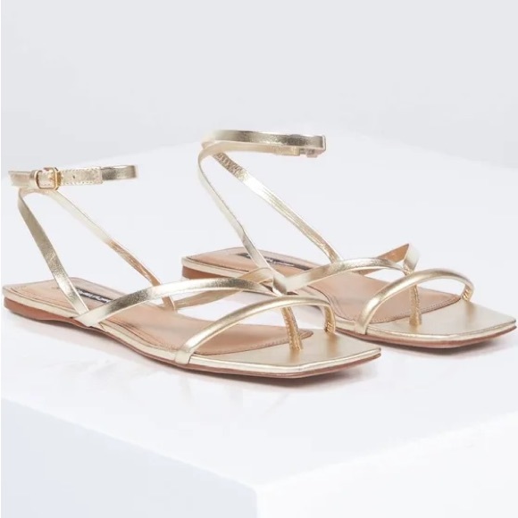 BCBG Max Azria Ankle Wrap Sandals — Size 9 - Picture 4 of 4